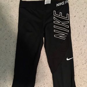 Nike Black Cropped Leggings